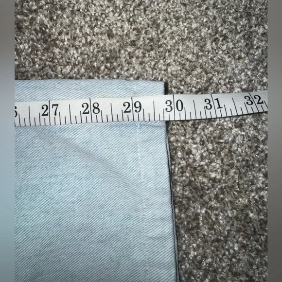 Urban Outfitters BDG Light Wash High Rise Baggy Jeans - Picture 6 of 7